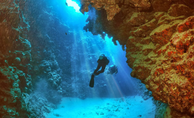 Drift Diver in Dahab