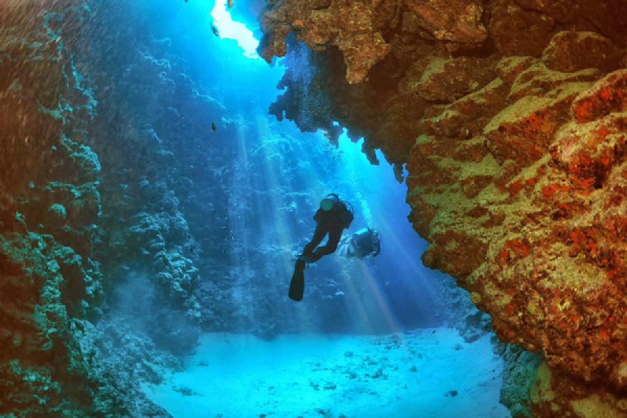 Drift Diver in Dahab