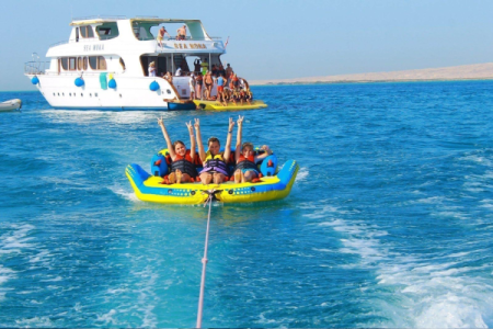 tubing-on-donut-king-in-hurghada